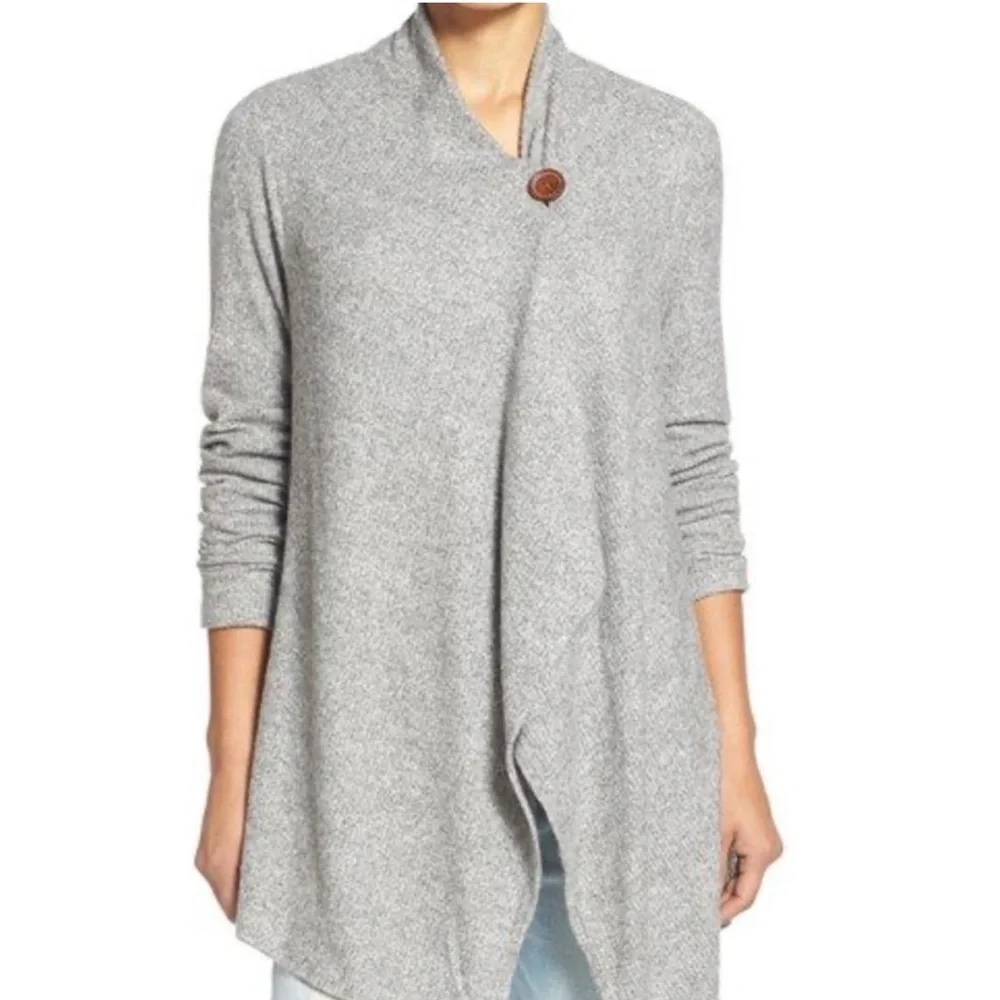 Bobeau Grey Leopard One-Button Fleece Wrap Cardigan - Picture 2 of 12